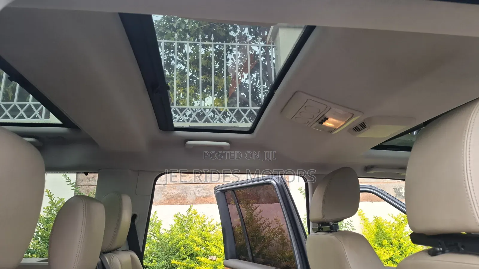 Land Rover Discovery 2013 Gray