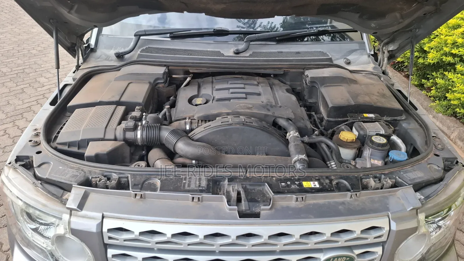 Land Rover Discovery 2013 Gray