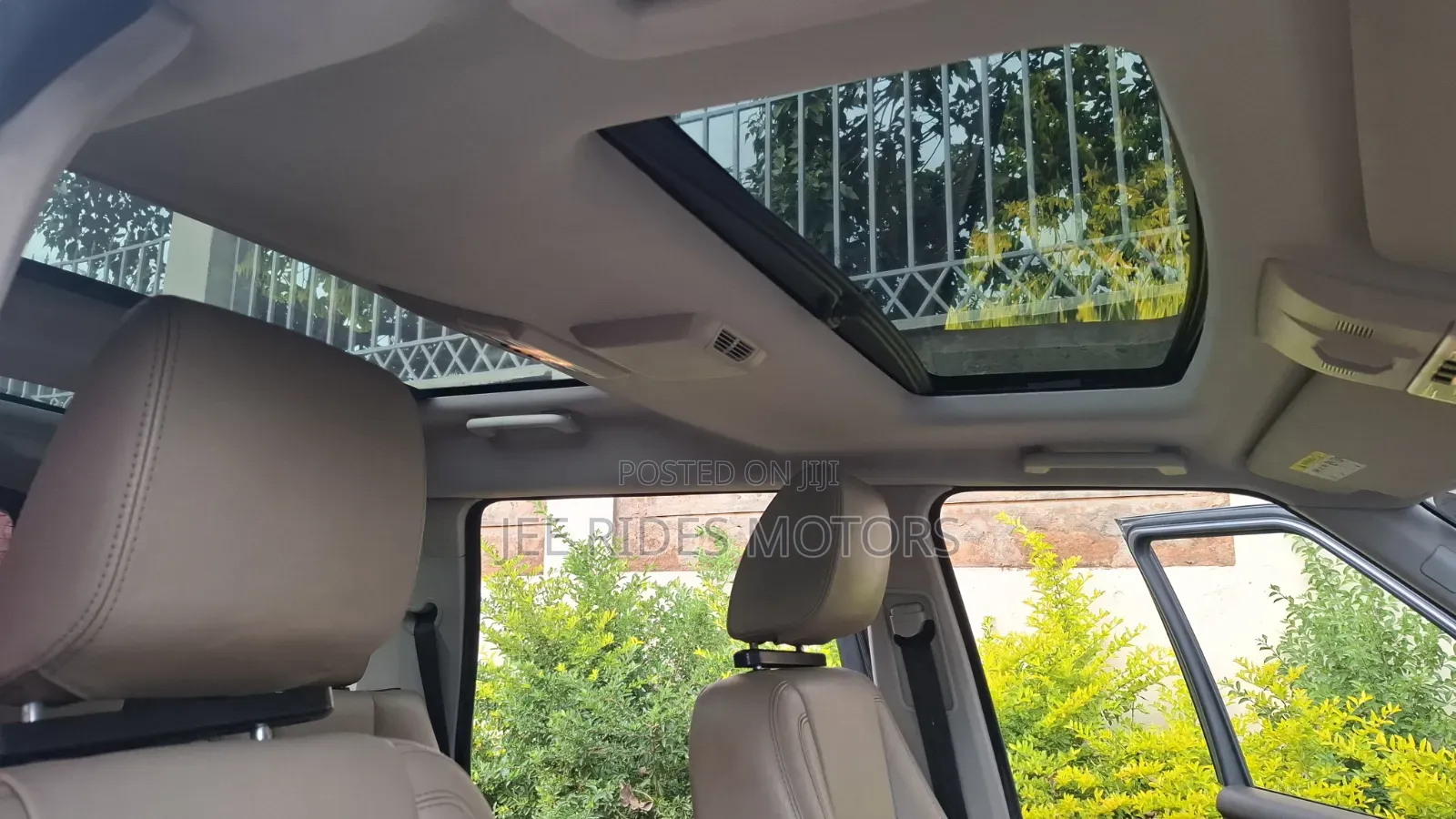 Land Rover Discovery 2013 Gray