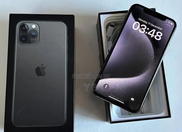 Apple iPhone 11 Pro Max 512 GB Black - main view