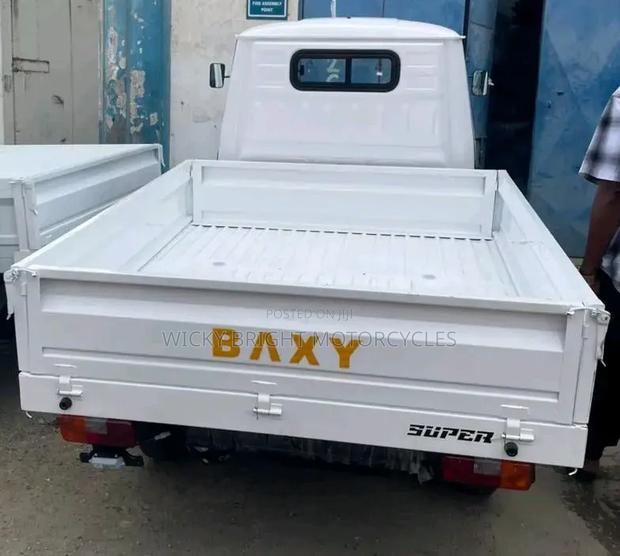 New Piaggio 2025 White - thumbnail 6