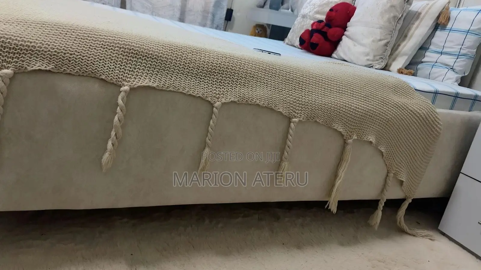 Bed 5by 6 Offwhite Plus Mattress
