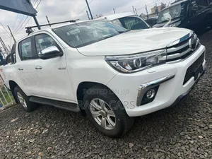 Toyota Hilux Revo Double Cab Deisel 2.4 AWD 2018 Pearl