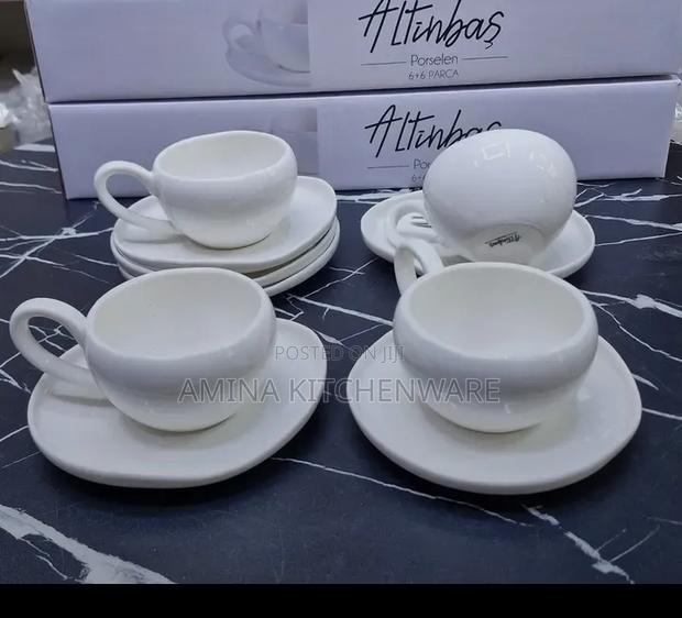 White Ceramic Dinnerset - main view