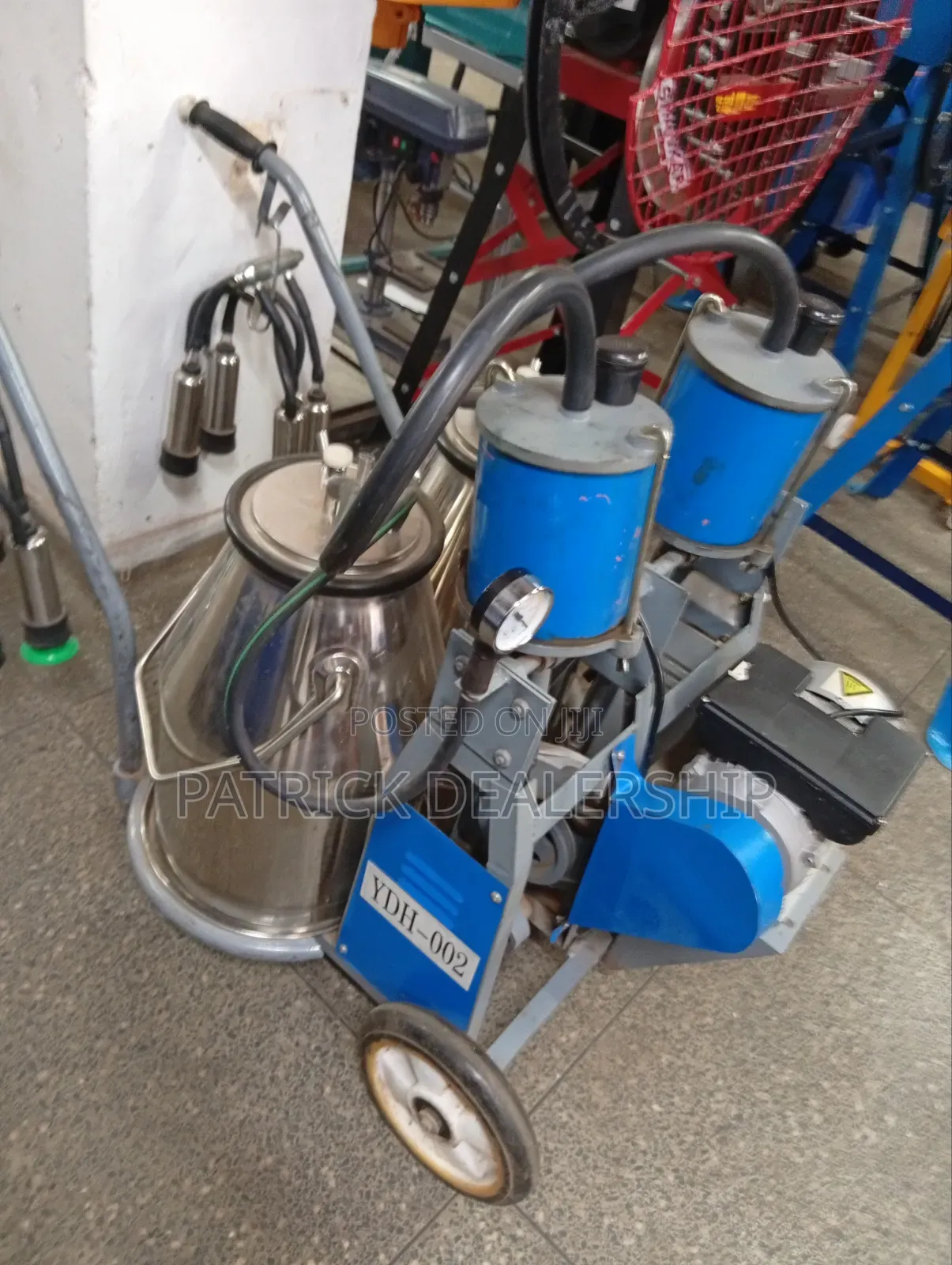 Milano Double Backet Milking Machine