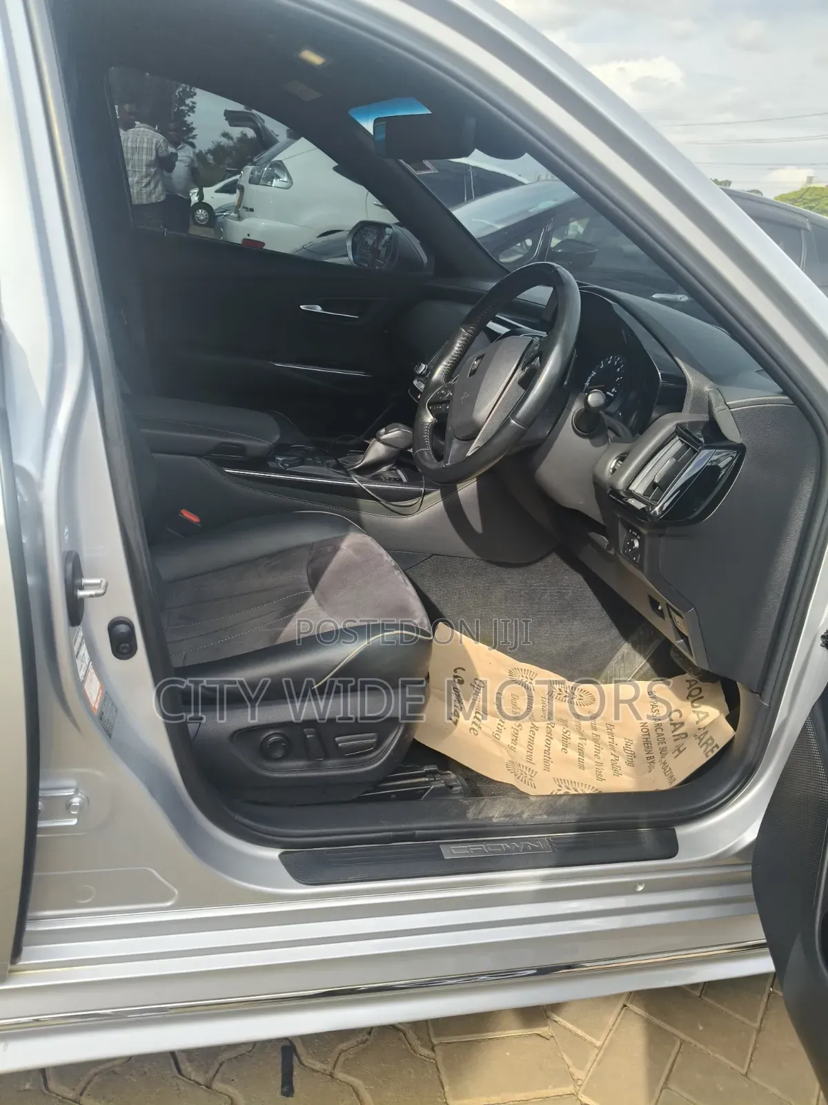 Toyota Crown 2018 Silver