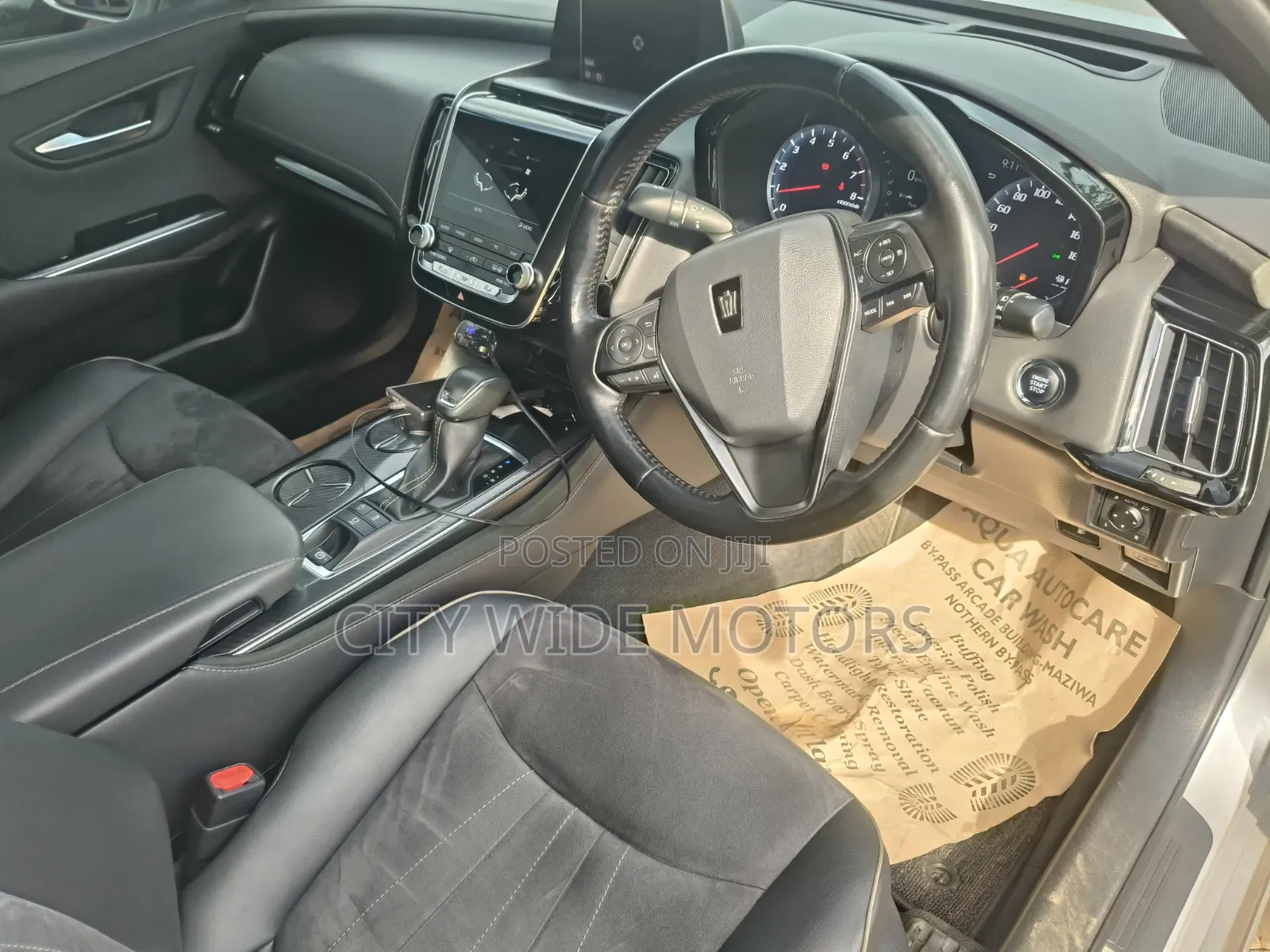 Toyota Crown 2018 Silver