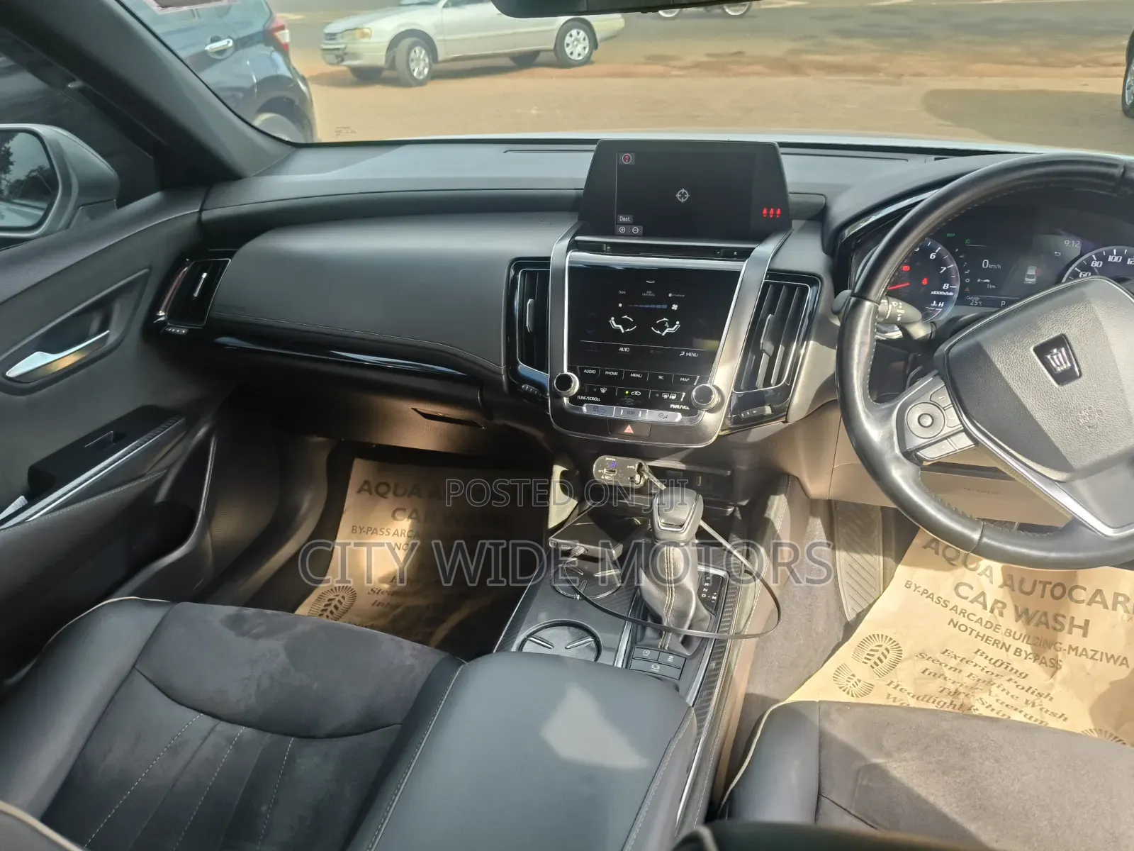 Toyota Crown 2018 Silver