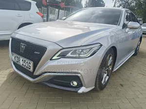 Toyota Crown 2018 Silver