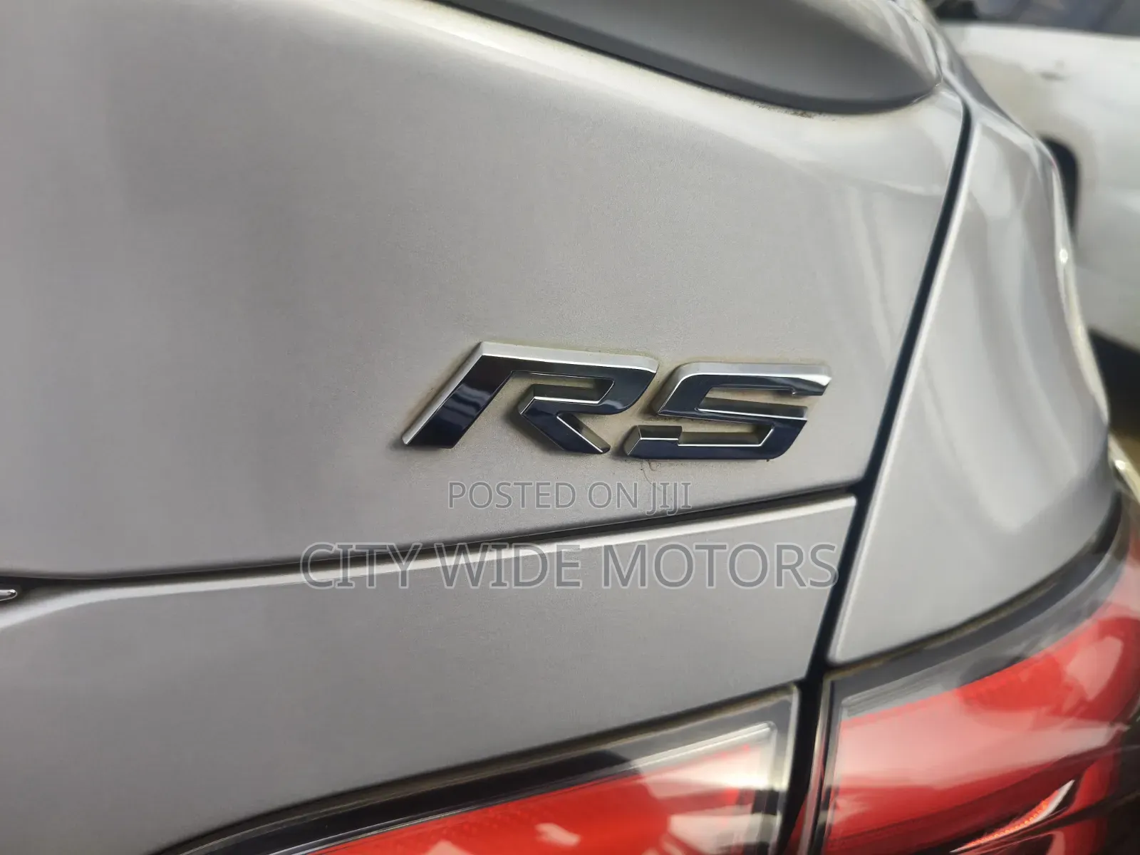 Toyota Crown 2018 Silver