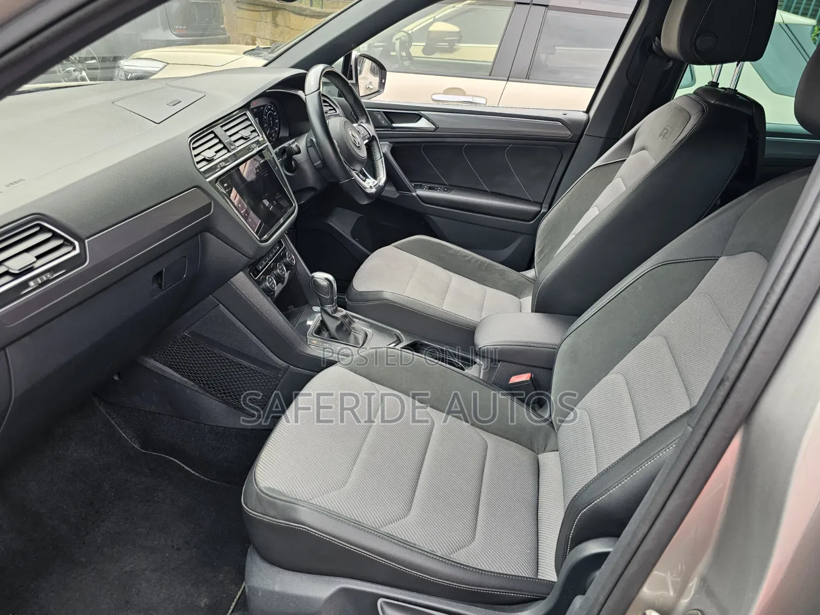 Volkswagen Tiguan 2018 Gold