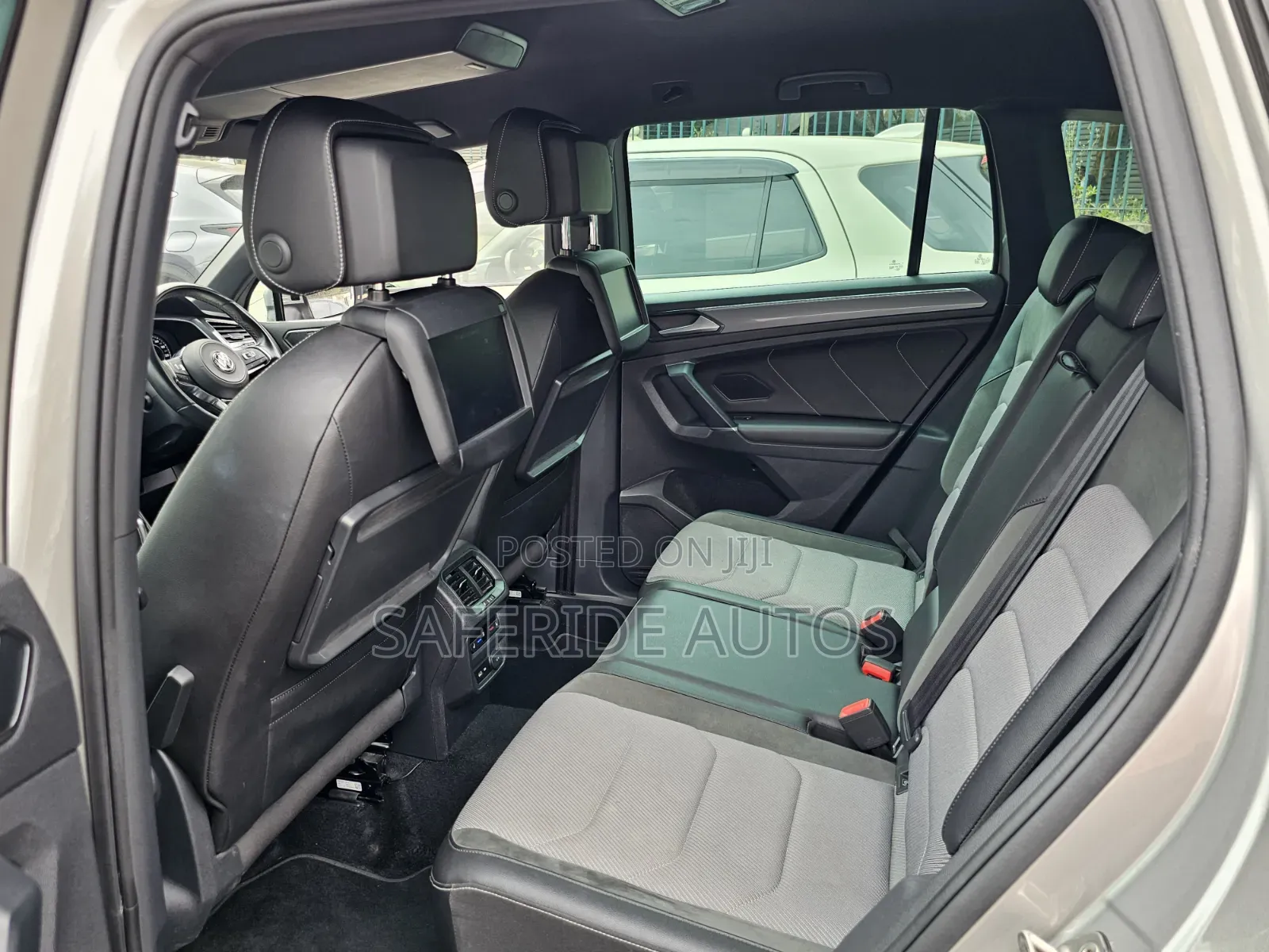 Volkswagen Tiguan 2018 Gold