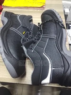 /Long Lasting Safety Boots..