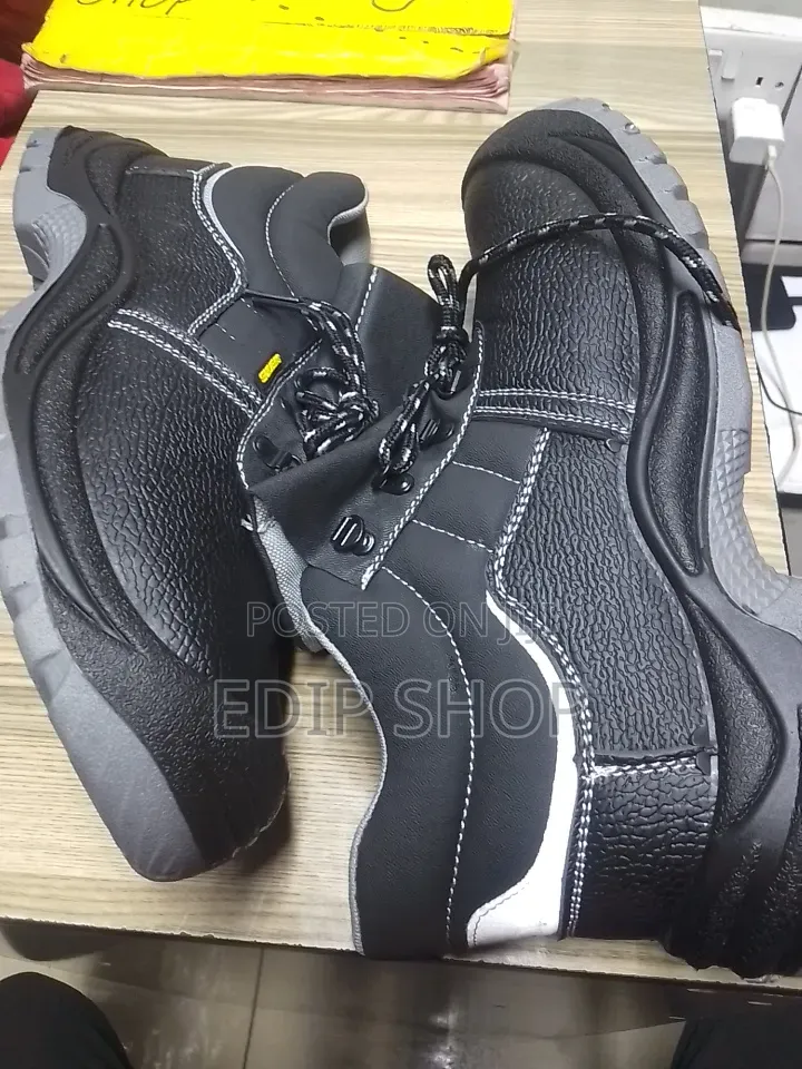 /Long Lasting Safety Boots..