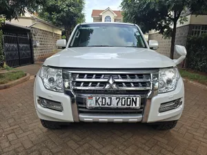 Mitsubishi Pajero V90 3.2 GR Diesel Turbo 2015 Pearl