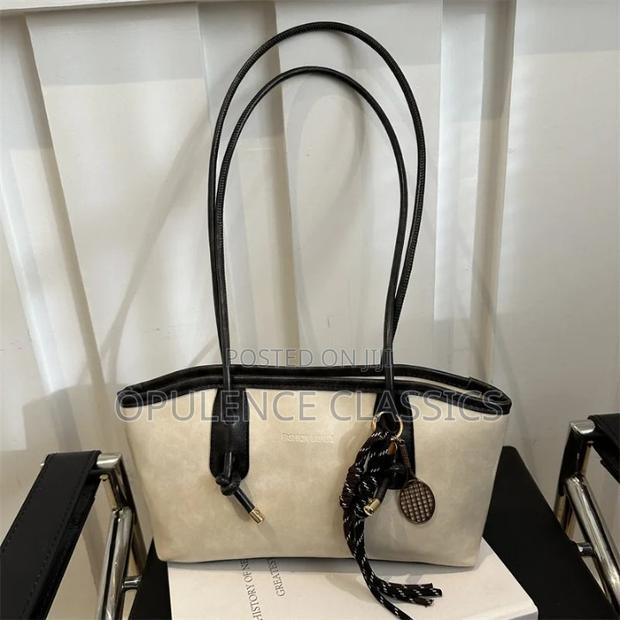 Ladies' Handbags - thumbnail 13