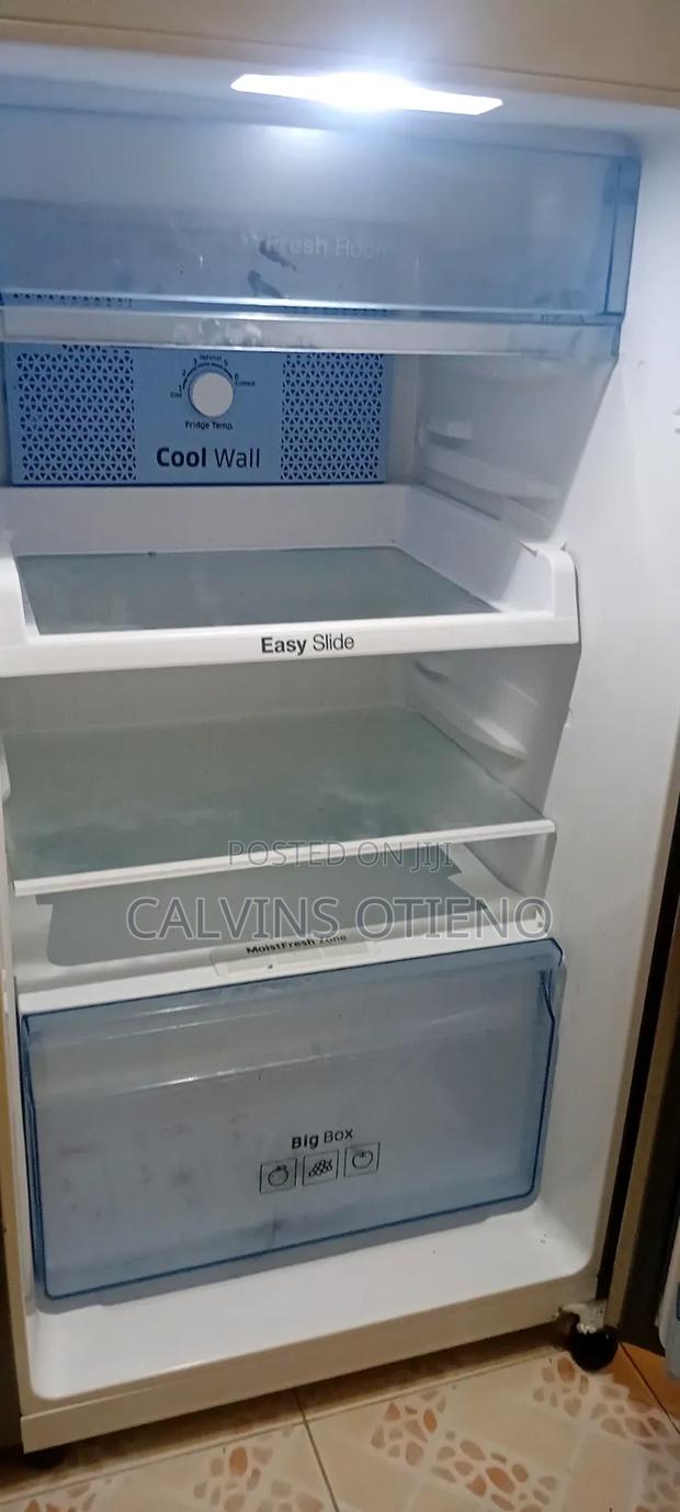 Samsung Fridge - thumbnail 4