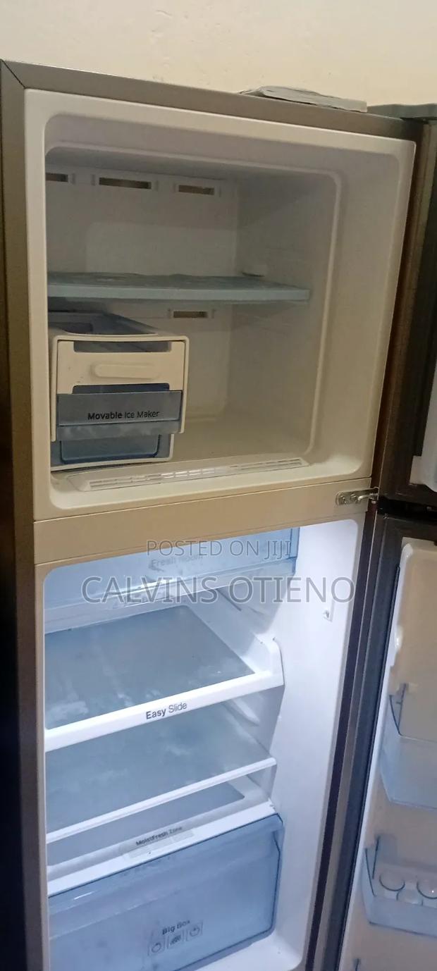 Samsung Fridge - thumbnail 6