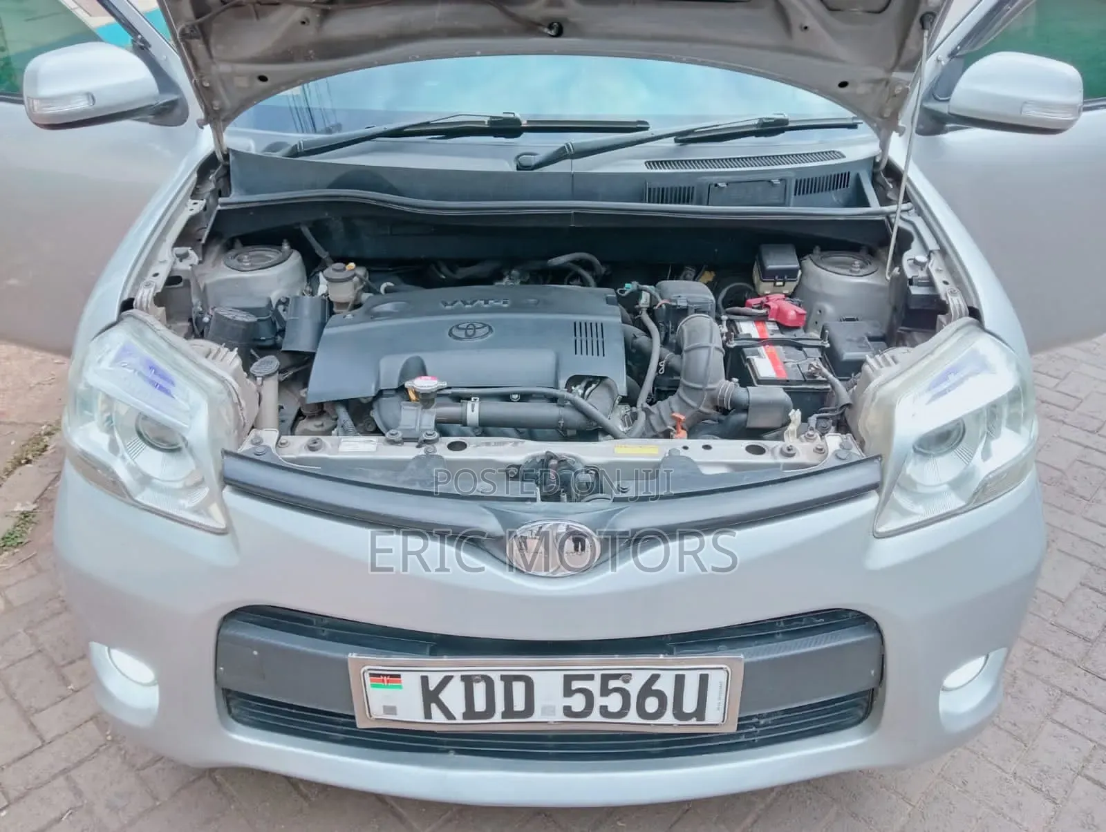 Toyota Sienta 2014 Silver