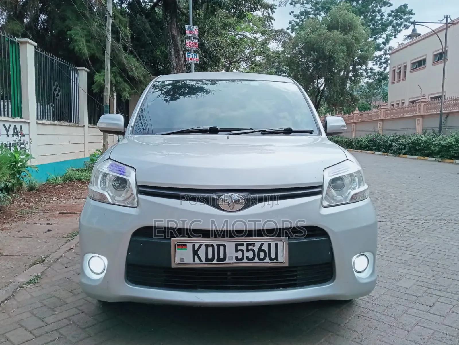 Toyota Sienta 2014 Silver