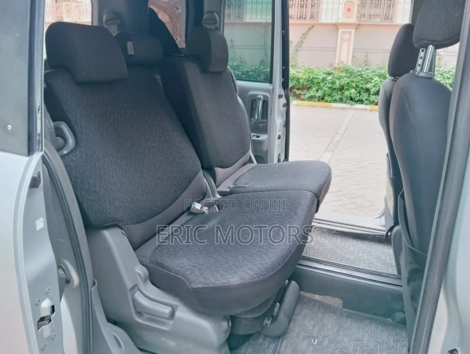 Toyota Sienta 2014 Silver