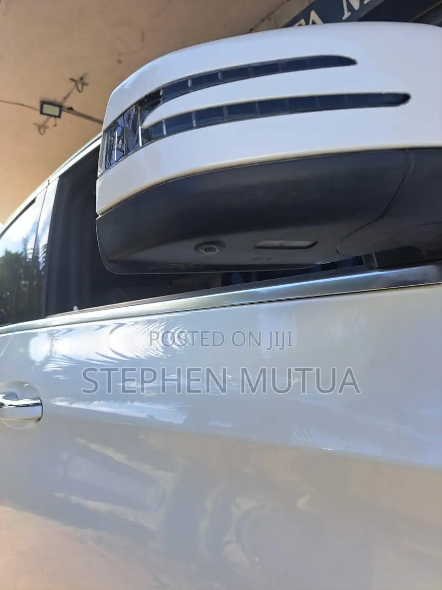 Mercedes-Benz GLE-Class GLE 300d 4MATIC 2019 White