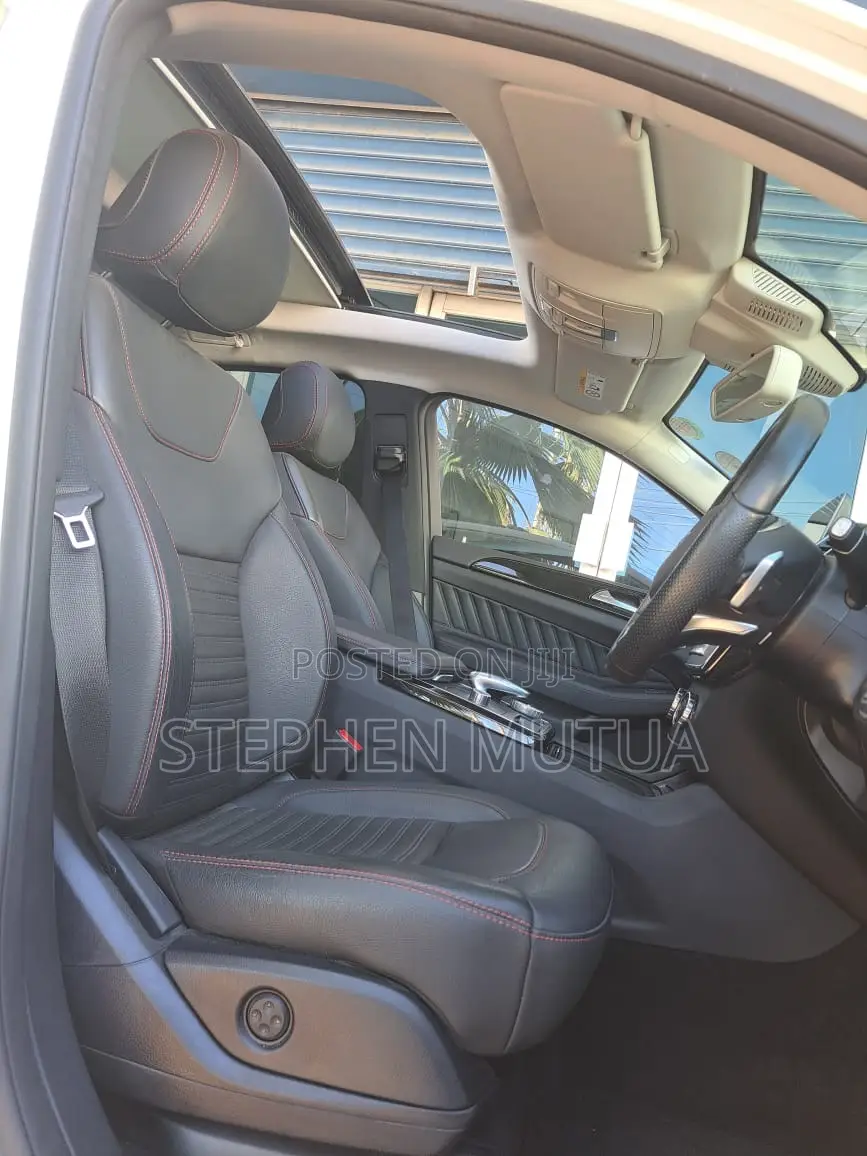 Mercedes-Benz GLE-Class GLE 300d 4MATIC 2019 White