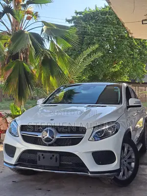 Mercedes-Benz GLE-Class GLE 300d 4MATIC 2019 White