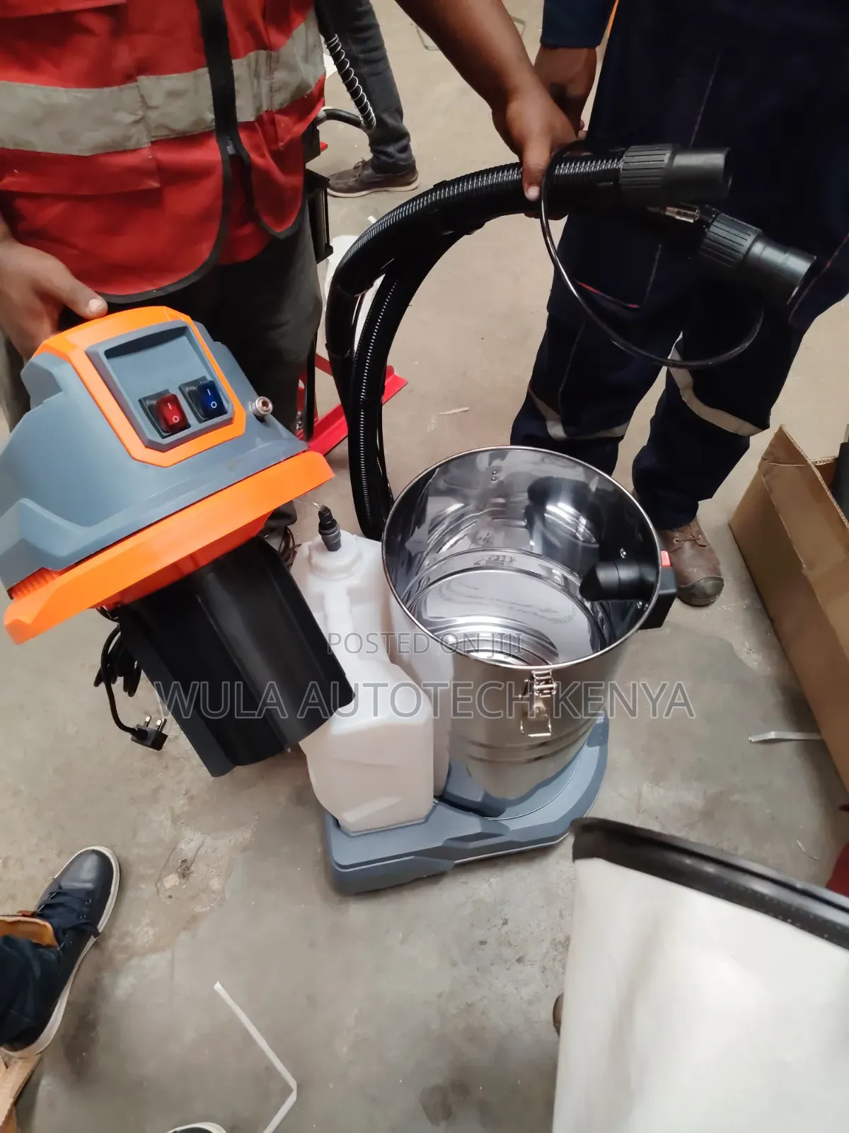 Heavy Duty And Commercial Sunshine Water Spray Vacuum Cleaner