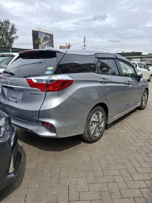 Honda Fit Shuttle 1.5 Hybrid 2WD 2019 Silver