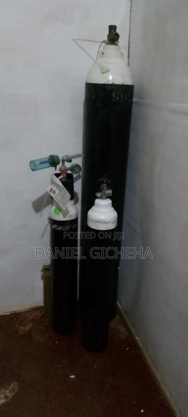 Oxygen Cylinders Without Oxygen. - thumbnail 2