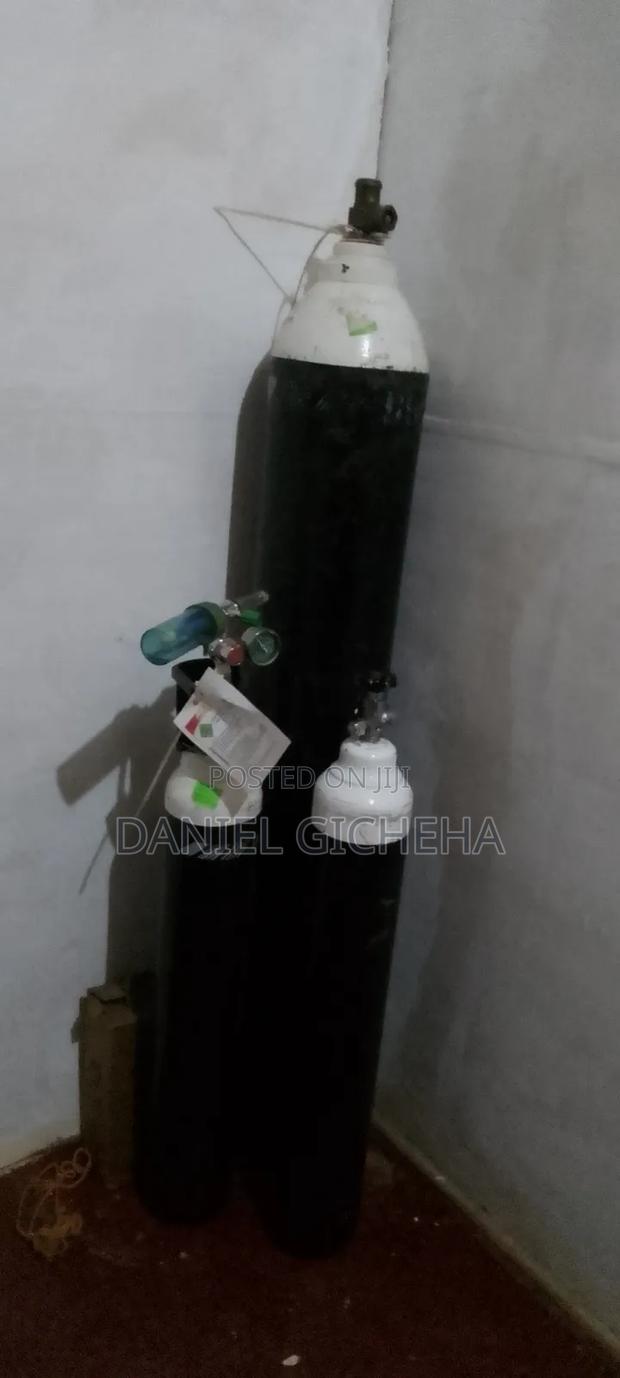 Oxygen Cylinders Without Oxygen. - thumbnail 3