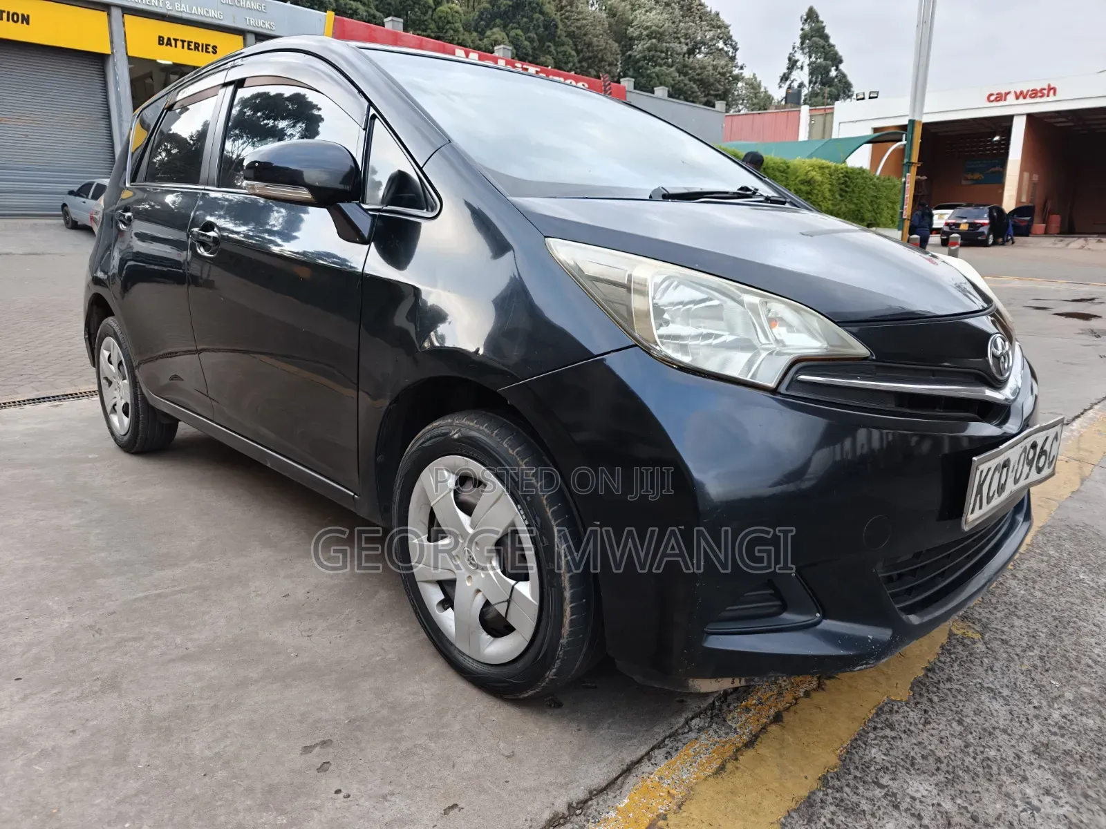 Toyota Ractis 2012 Black