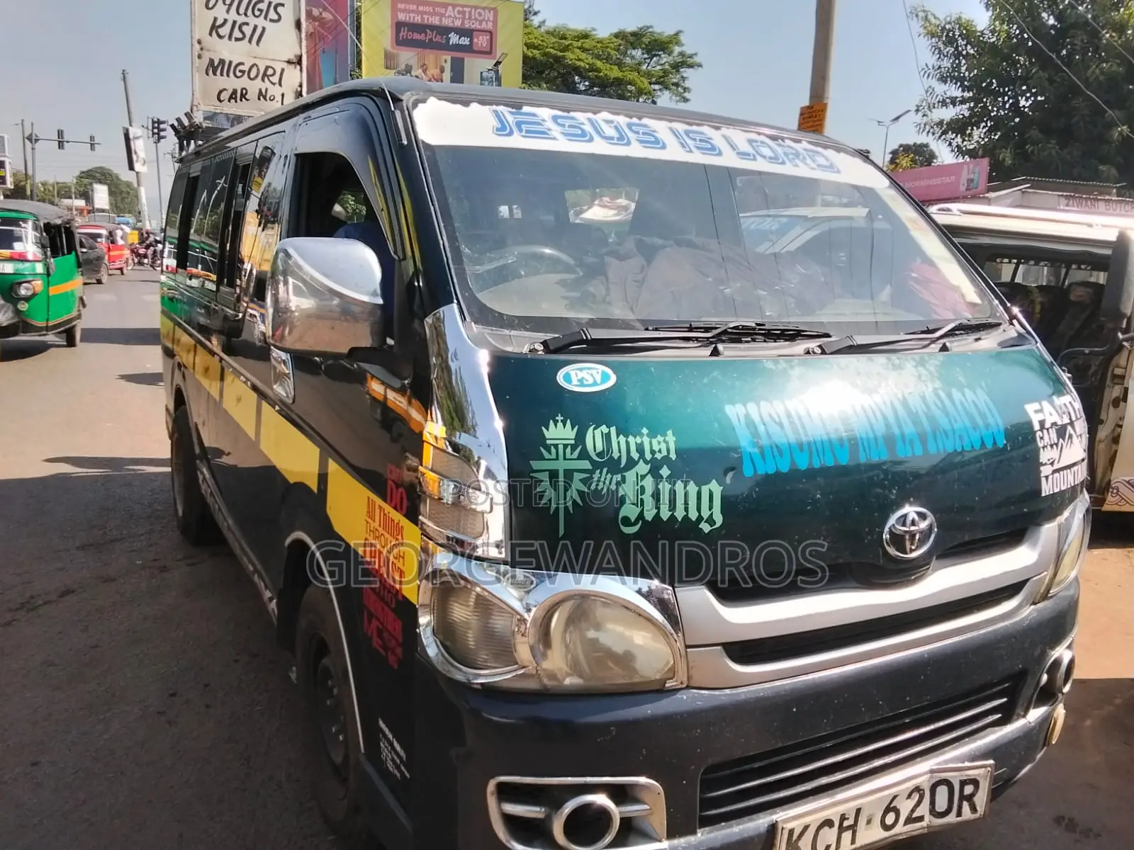 Toyota HiAce 2013 Green