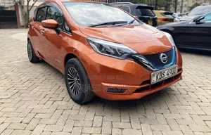 Nissan Note 2018 Orange