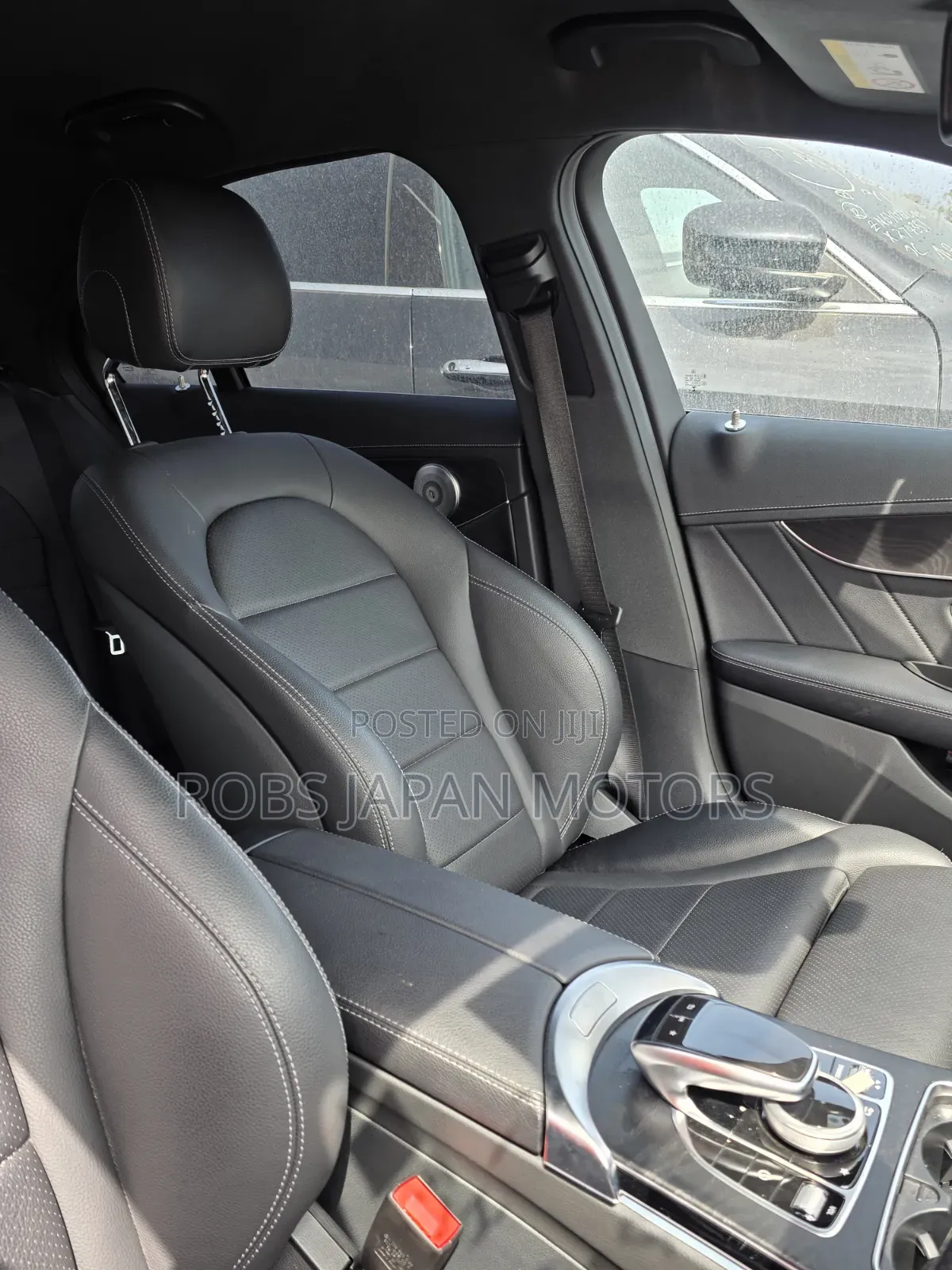 Mercedes-Benz C200 2018 Beige