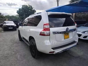 Toyota Land Cruiser Prado 2.8 2017 White