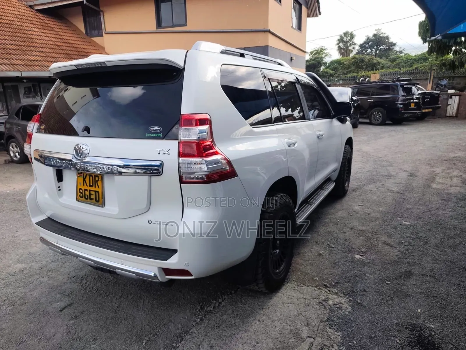 Toyota Land Cruiser Prado 2.8 2017 White