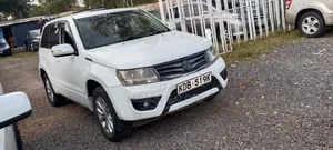 Suzuki Escudo 2013 White