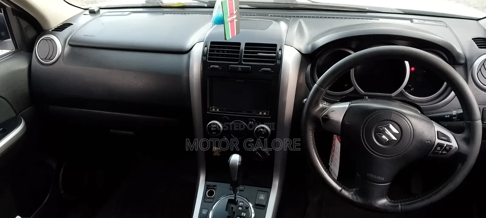 Suzuki Escudo 2013 White