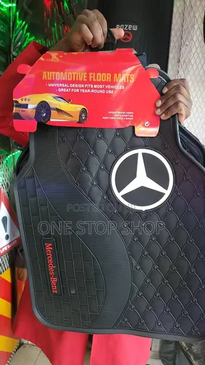 Heavy Duty Rubber Floor Mats With Prominent Mercedes Benz Logo