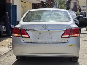 Toyota Premio 2.0 FWD 2019 Silver