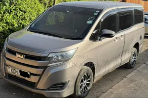 Toyota Noah 2017 Brown