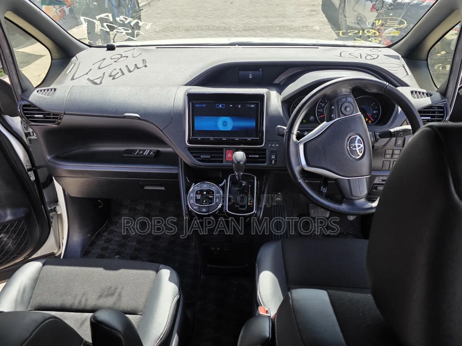 Toyota Noah 2.0 FWD (6 Seater) 2019 White