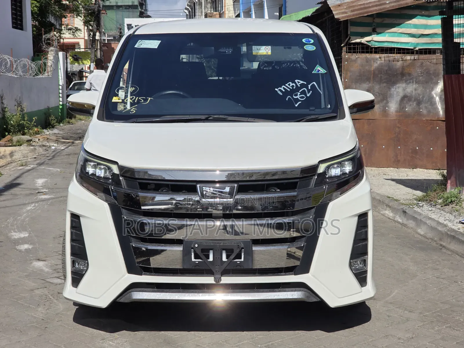 Toyota Noah 2.0 FWD (6 Seater) 2019 White