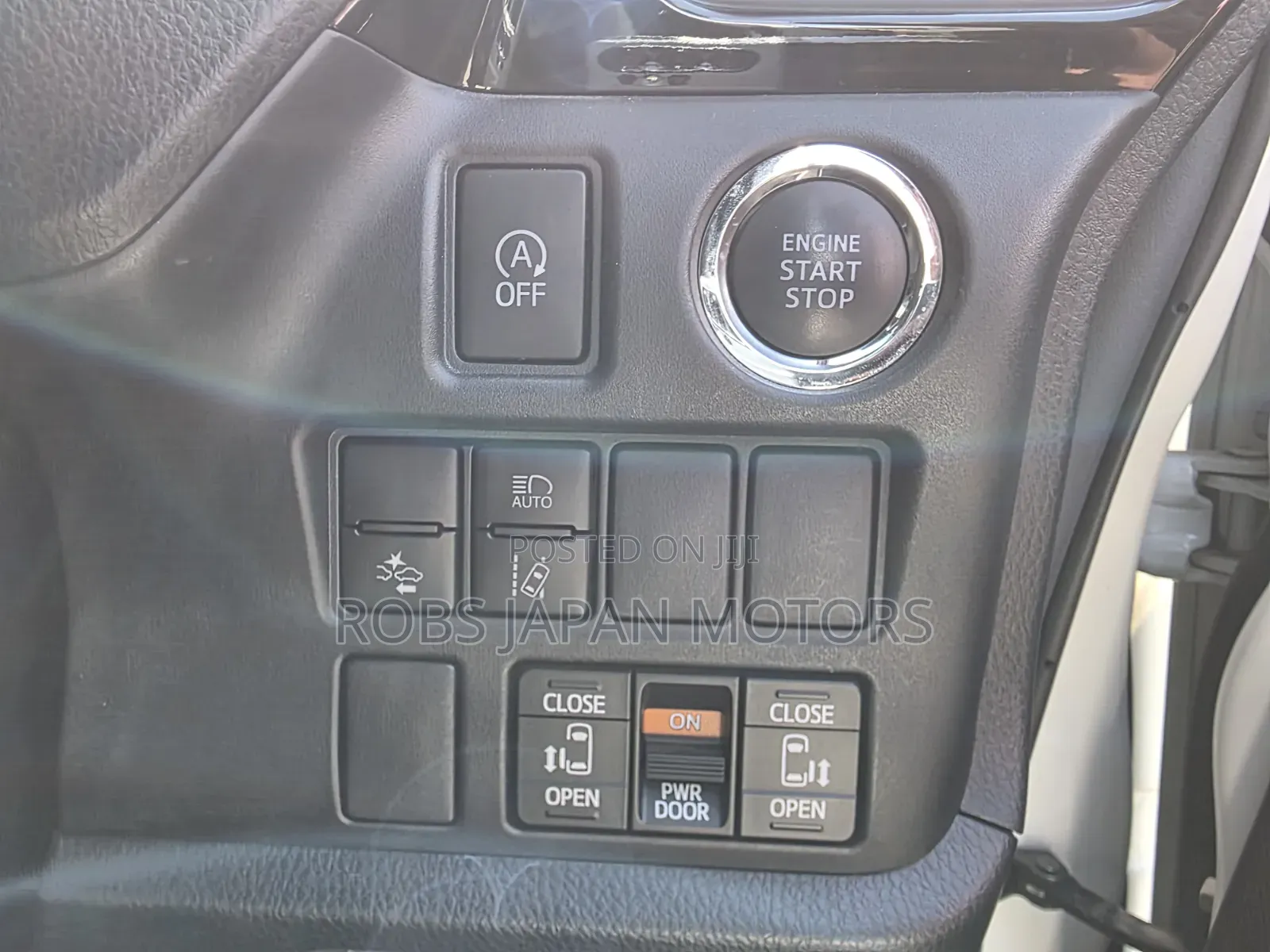 Toyota Noah 2.0 FWD (6 Seater) 2019 White