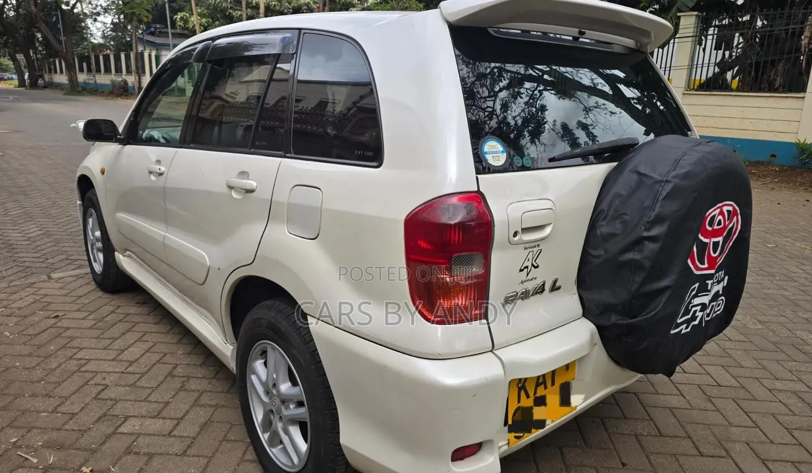 Toyota RAV4 Automatic 2000 White