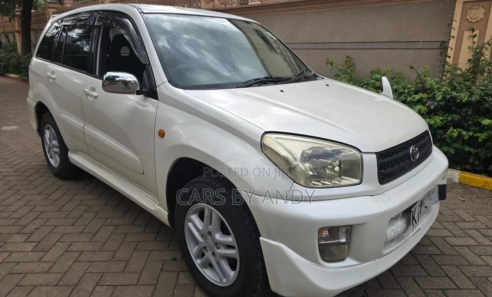 Toyota RAV4 Automatic 2000 White