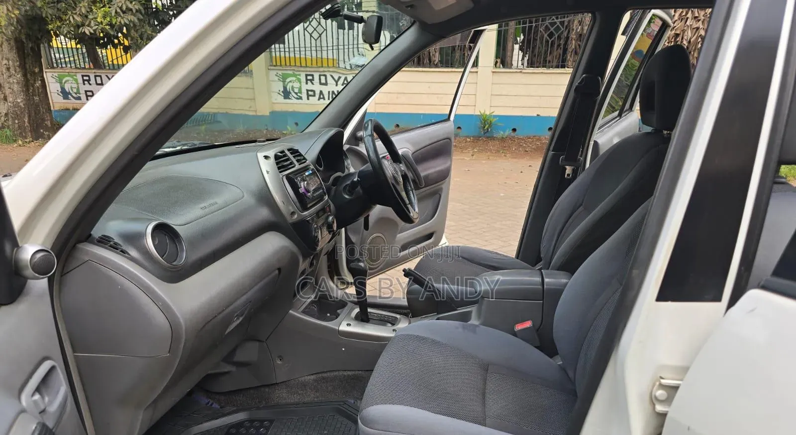 Toyota RAV4 Automatic 2000 White