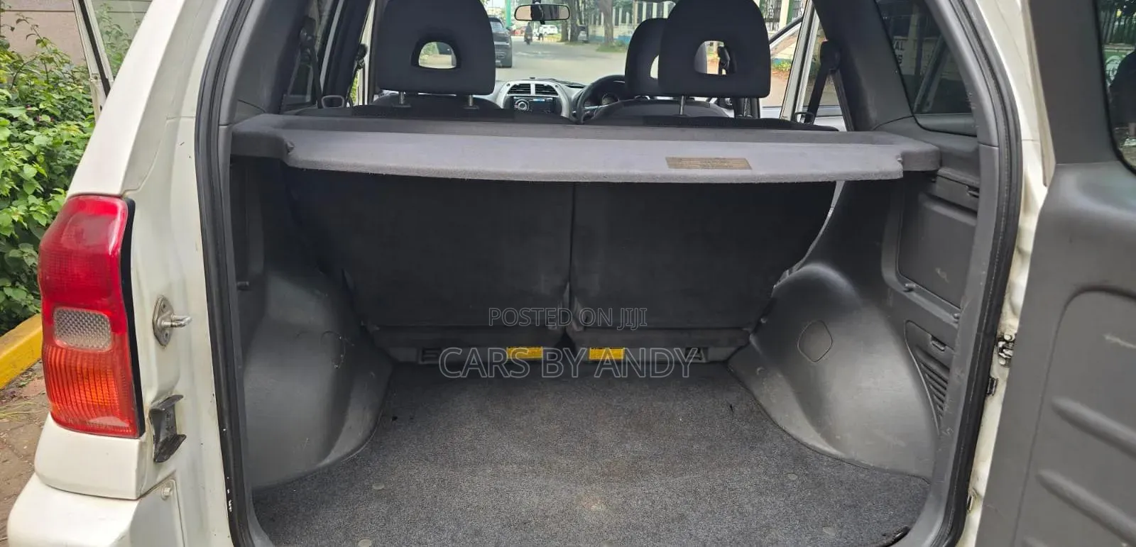 Toyota RAV4 Automatic 2000 White